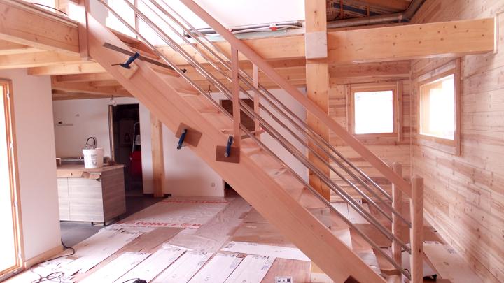 Construction de l'escalier intèrieur pour accéder au niveau 2