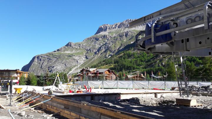 Dalle bêton avec les réseaux prête à recevoir le chalet bois