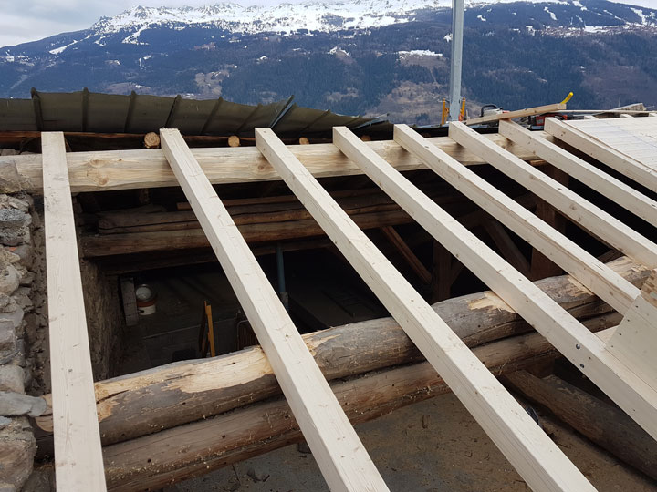 Fabrication de la charpente dans notre atelier de Seez proche de Bourg-St-Maurice