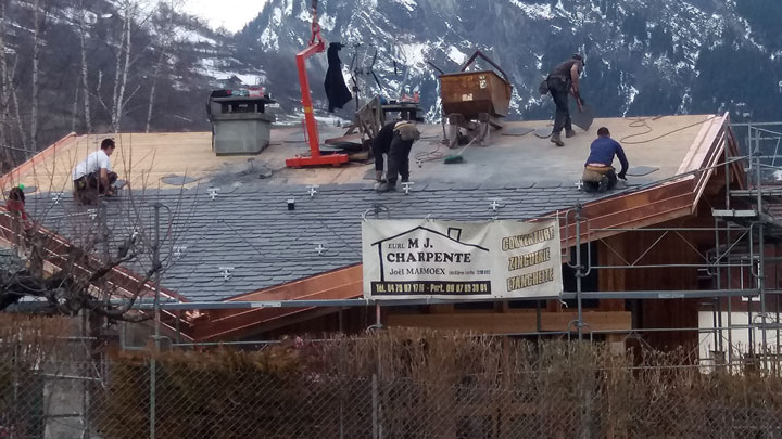 Mise en place d’un plancher avec une Lauze pré taillée d’Espagnes