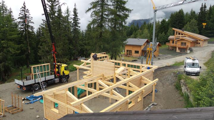 Mise en place du 2ème niveau du chalet bois