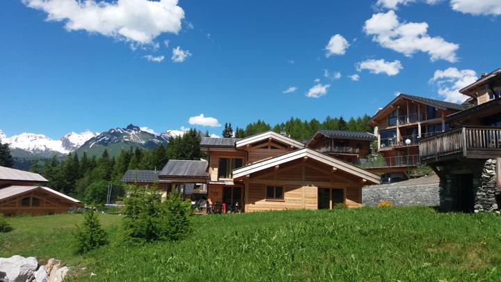 Le chalet bois quelques mois plus tard, au printemps