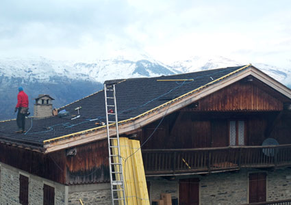 Couverture d'une toiture en Polytuile sur Bourg-St-Maurice