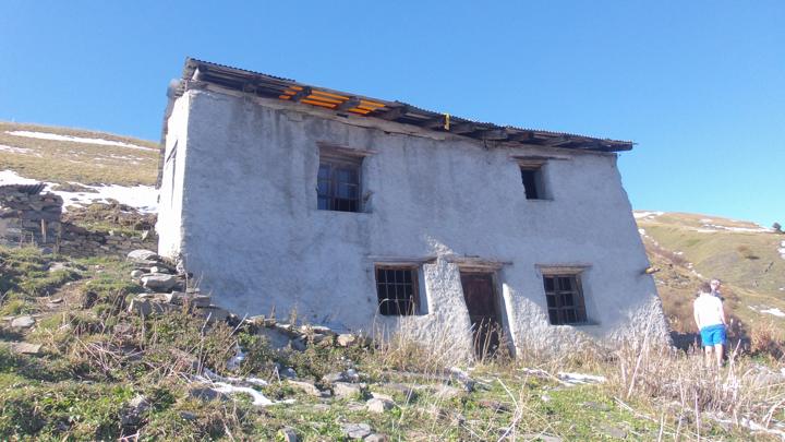 Le chalet d'alpage sur la commune Les Chapelles avant travaux