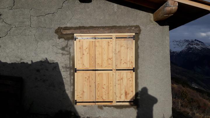 Dernier volet posé. Chantier terminé pour MJ Charpente sur le dome de Vaugel aux Chapelles